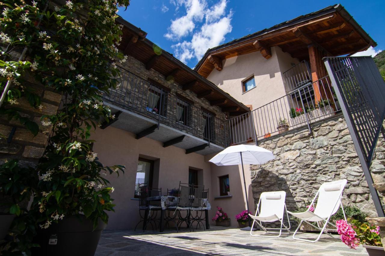 Le Casette Di Rovine Apartman Aosta Kültér fotó