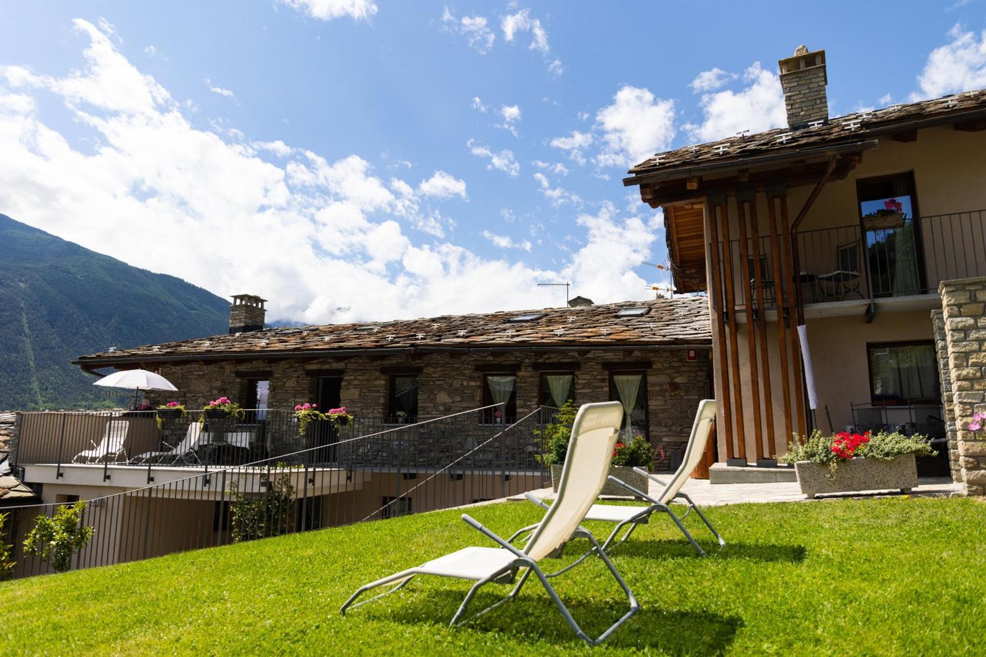 Le Casette Di Rovine Apartman Aosta Kültér fotó