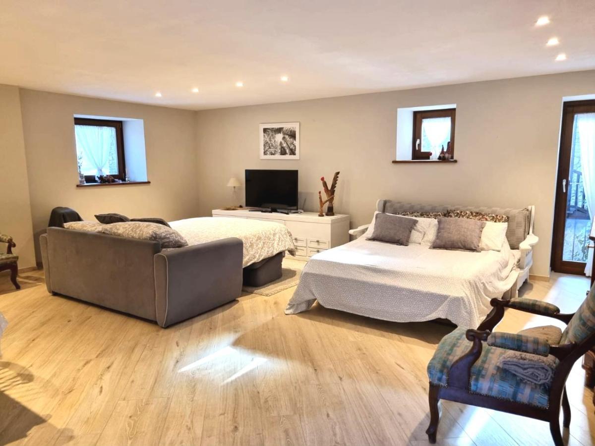 Le Casette Di Rovine Apartman Aosta Kültér fotó