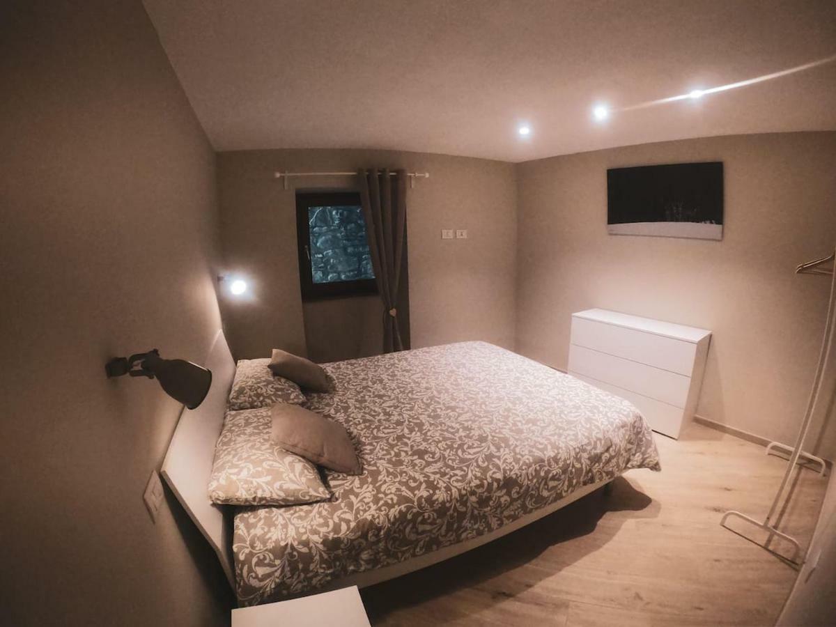 Le Casette Di Rovine Apartman Aosta Kültér fotó